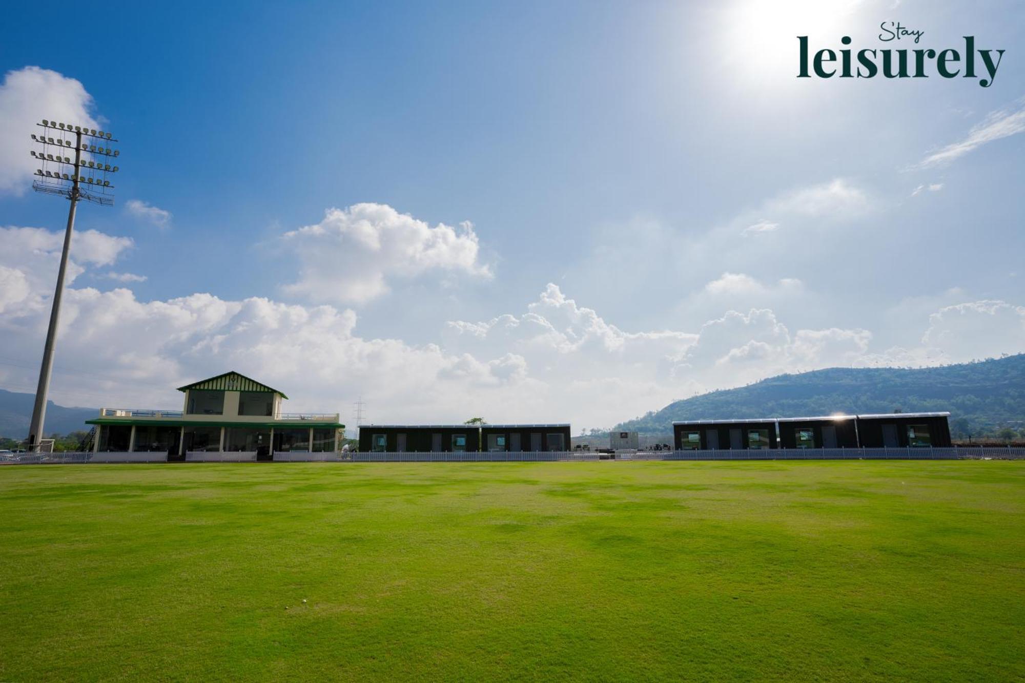 Stay Leisurely - Pavilion By The Hills, Lonavala - Stadium View Rooms Eksteriør billede