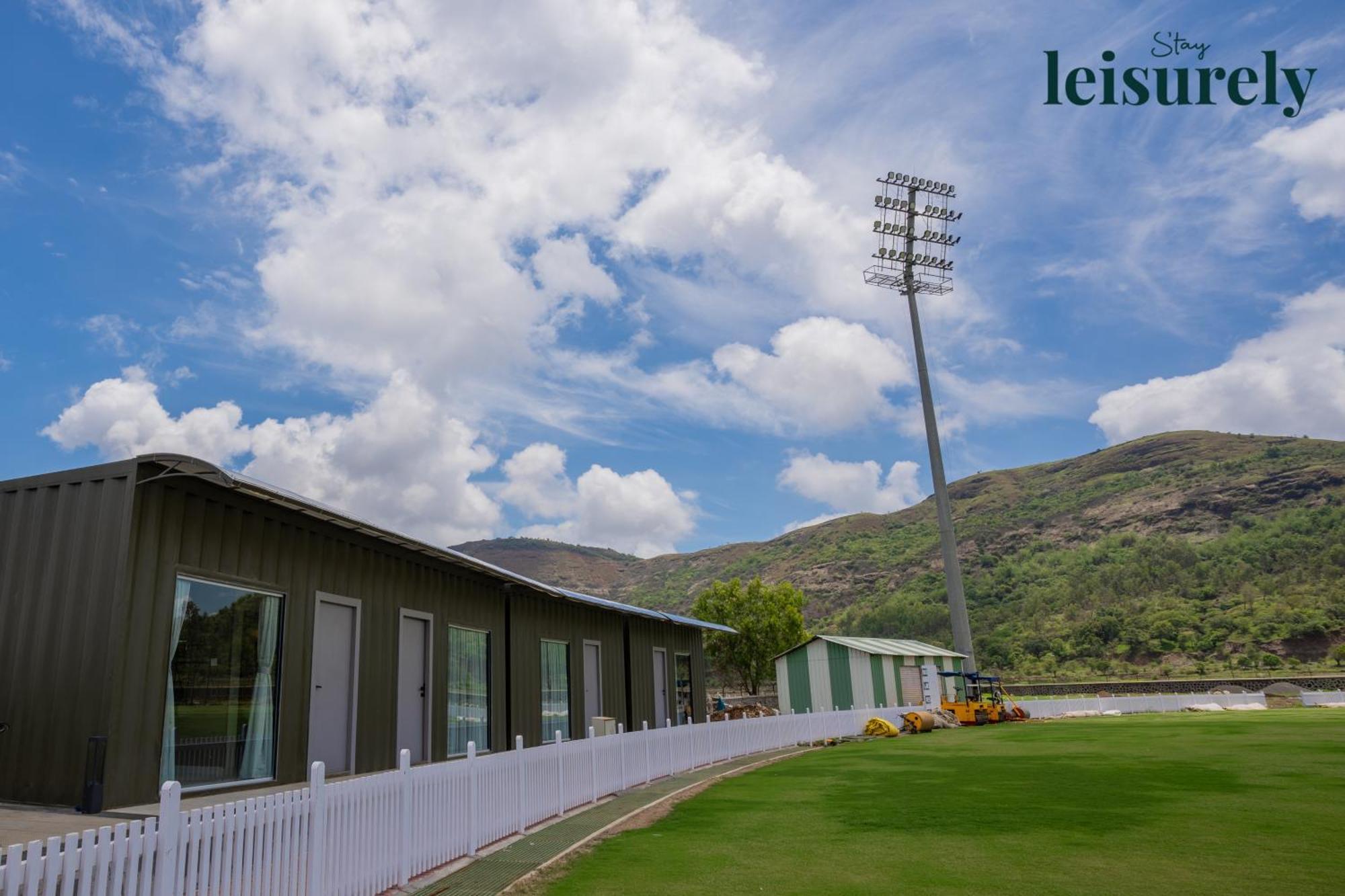 Stay Leisurely - Pavilion By The Hills, Lonavala - Stadium View Rooms Eksteriør billede